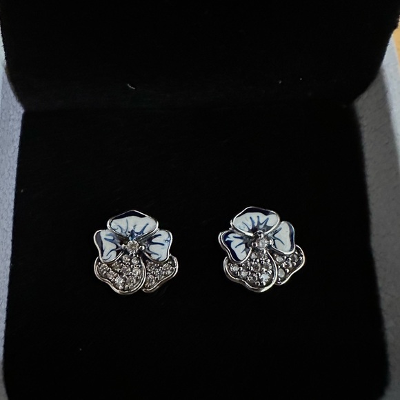 Pandora studs - Picture 4 of 5